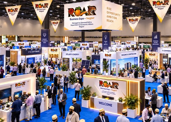 Exhibitors and visitors on the floor at a ROAR Business Expo